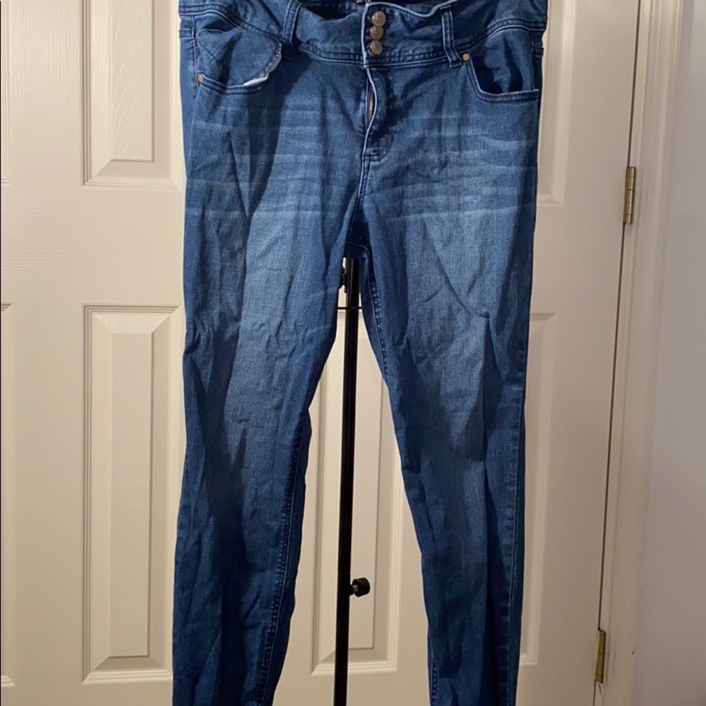 High waisted jeans